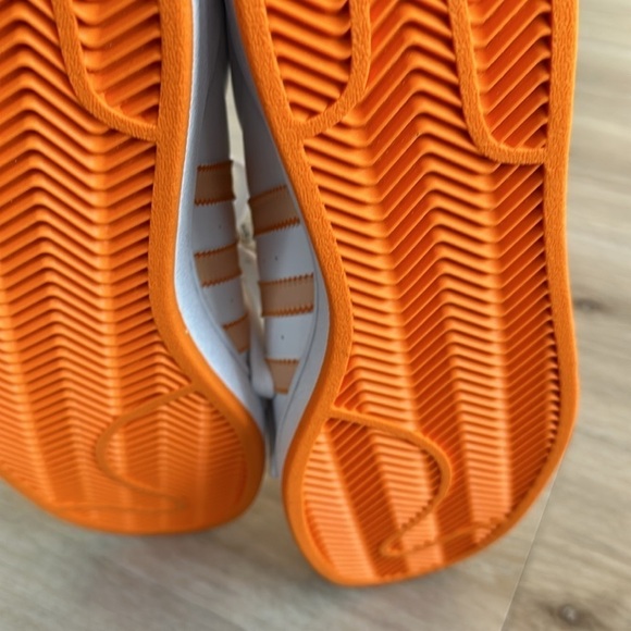 Adidas Superstar Mens 11 Casual Retro Shoe White Orange Sneaker Trainer NWOB - Picture 5 of 9